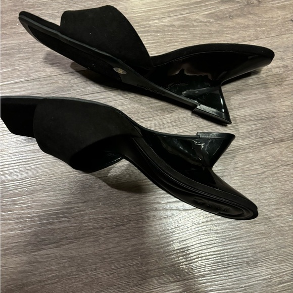 INC. heels 6.5 - Picture 3 of 3